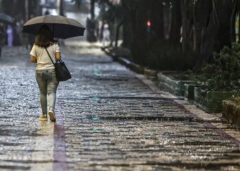 Saiba em que regiões do Brasil deve chover acima da média no verão