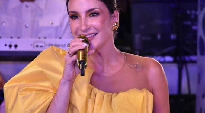 Claudia Leitte é processada por discriminação religiosa após alterar letra de música