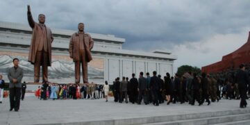 Coreia do Norte exige de cristãos devoção a ditadores