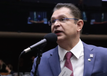 Polícia Federal apreende mais de R$ 400 mil na casa de Sóstenes Cavalcante