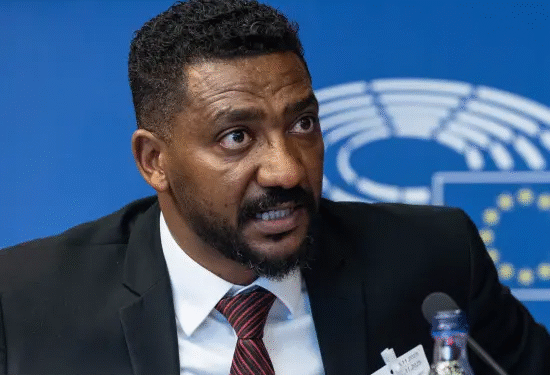 Advogado de organização cristã de liberdade religiosa é agredido durante discurso