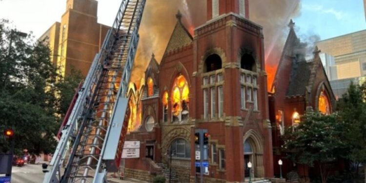 Empresário garante doar milhões à reconstrução de Igreja Batista