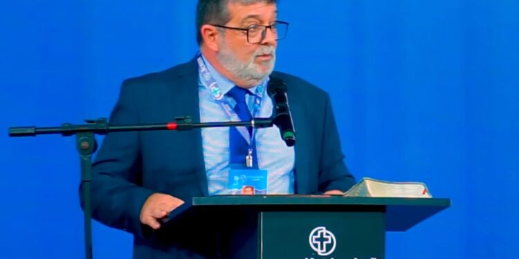 pastor diz que esposa deve acatar decisão do marido