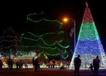 Cristão sofre ameaça de prisão por pregar em festival de Natal