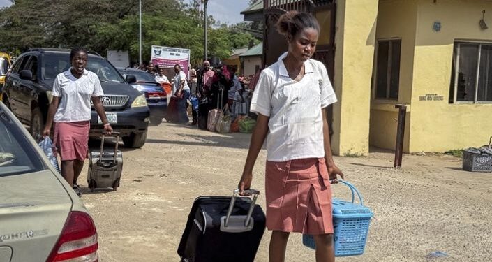adolescente convertida é expulsa de casa e da escola