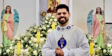 Padre não comparece à missa e é achado morto por voluntários