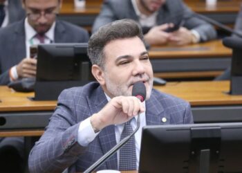 Projeto contra ‘ultraje a culto’ prevê até 4 anos de prisão