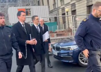 Professor cristão que recusa linguagem neutra é preso pela 3ª vez