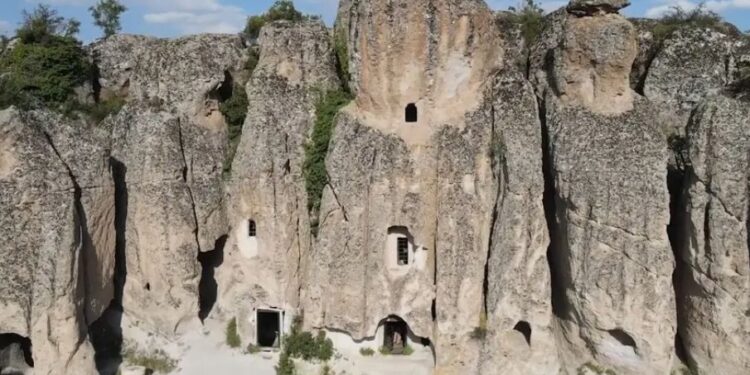 Igreja em Listra, onde Paulo foi apedrejado, é encontrada