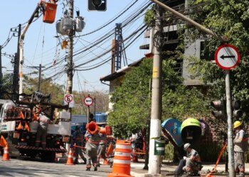 Justiça manda Enel restabelecer energia elétrica em SP em 12 horas