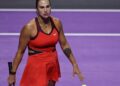 Sabalenka diz não ser justo que mulheres enfrentem atletas trans