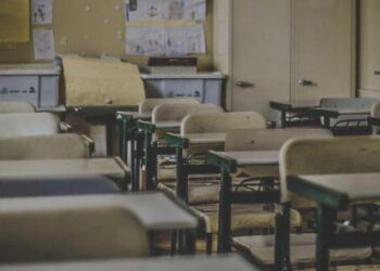 Professor demitido por dizer que o Reino Unido ainda é cristão