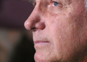 Após pedido de cirurgia, Moraes manda PF fazer perícia em Bolsonaro