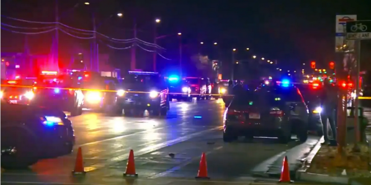 Ataque a tiros em frente a igreja nos EUA deixa 2 mortos e 6 feridos