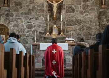 Catolicismo continua em queda na América Latina, aponta pesquisa