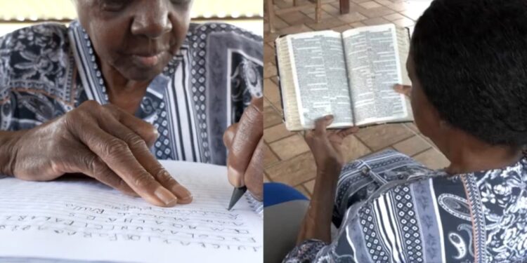 Idosa volta à escola para realizar sonho de ler a Bíblia: “Via todos lendo na igreja”