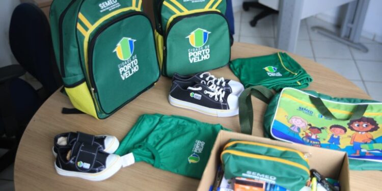 Estudantes da rede municipal receberão novo modelo de uniforme em fevereiro