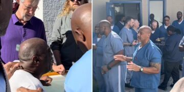 Mais de 20 presidiários são batizados em prisão de segurança máxima nos EUA