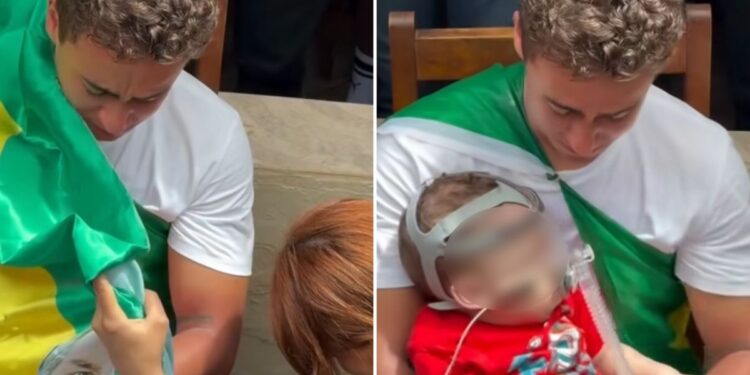 Nikolas Ferreira ora por bebê com doença rara durante caminhada: “Deus faz o impossível”