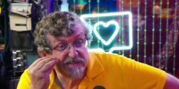 Luiz Sayão lança devocional no canal do podcast ‘Inteligência Ltda’