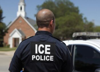 Pastor diz que sua igreja pode fechar por causa das batidas do ICE, nos EUA