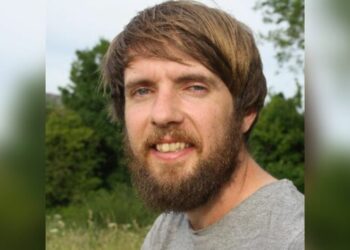 Professor cristão demitido por publicação em rede social contesta decisão da Justiça