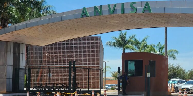 Anvisa recolhe lote de chocolate Laka por problema na embalagem