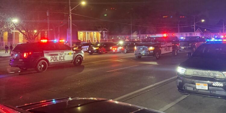 Atentado a tiros em igreja nos EUA deixa dois mortos e seis feridos