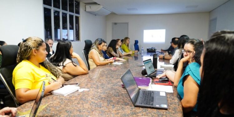 Comitê debate políticas para pessoas em situação de rua em Porto Velho