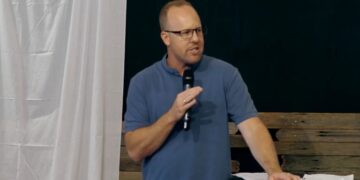 Maior igreja pentecostal da Austrália coloca pastor em disciplina