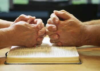 Brasil é o país em que pessoas mais creem em Deus