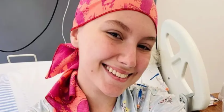 Isabel Veloso, influenciadora que morreu aos 19 anos após luta contra câncer terminal, deixa legado e inspira milhares com sua fé