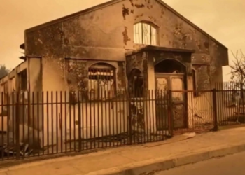 Igrejas estão entre os edifícios destruídos por incêndio florestal no Chile