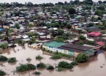 Chuvas causam enchentes na África e igrejas se tornam abrigos