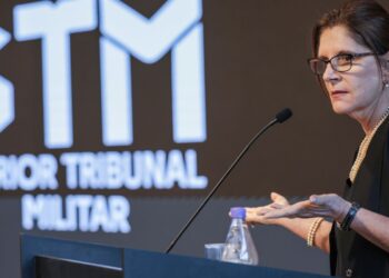 Bolsonaro fez descaso com preceitos éticos dos militares, diz MPM