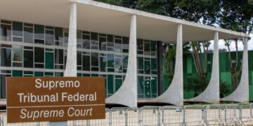 Senador vai à PGR e pede afastamento de Toffoli do caso Master