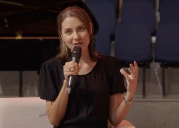 ‘Mesmo se Deus não me curar, Ele já provou seu amor’, diz cristã com mais de 6 tumores