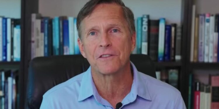 Ex-cético que estudou 1.500 experiências de quase morte diz que casos se alinham à Bíblia