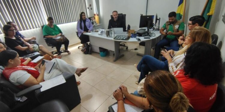 Prefeitura participa de reunião na DPU para alinhar atendimento à população migrante