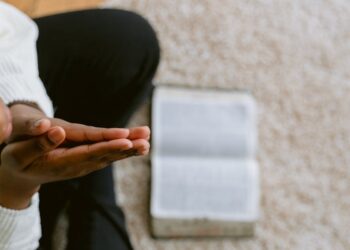 Pastor dá dicas práticas para manter um devocional diário: “Tenha hora marcada”