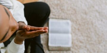 Pastor dá dicas práticas para manter um devocional diário: “Tenha hora marcada”