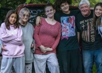 Avô grava Bíblia toda em áudio para deixar para os netos: “Espero que isso os leve a Jesus”