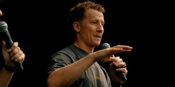 Andy Byrd abre The Send com clamor por avivamento: “Deus quer purificar a Igreja”