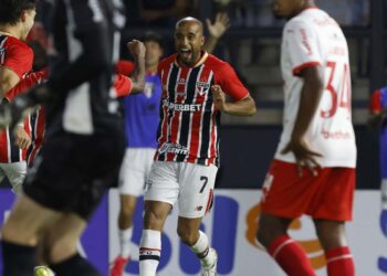 São Paulo e Palmeiras se garantem nas semis do Campeonato Paulista