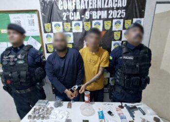 Dupla é presa com drogas e arma adaptada em Jaci-Paraná