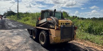 Rodovia-472 recebe serviços de manutenção asfáltica no perímetro urbano de Ji-Paraná