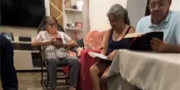 Casal celebra 10 anos de leitura bíblica conjunta diária