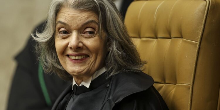 Cármen Lúcia anuncia proposta para atuação de juízes eleitorais