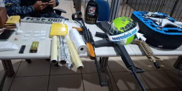 Força Tática do 5º BPM prende mulher com armas e drogas
