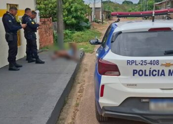 Homem é agredido e socorrido pelos bombeiros na zona norte